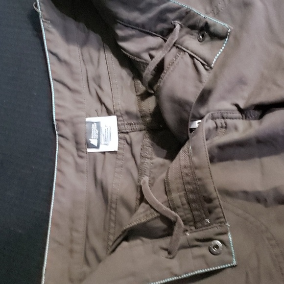 Mountain Equipment Co-op Shorts. Green. Size 10. - Picture 2 of 10